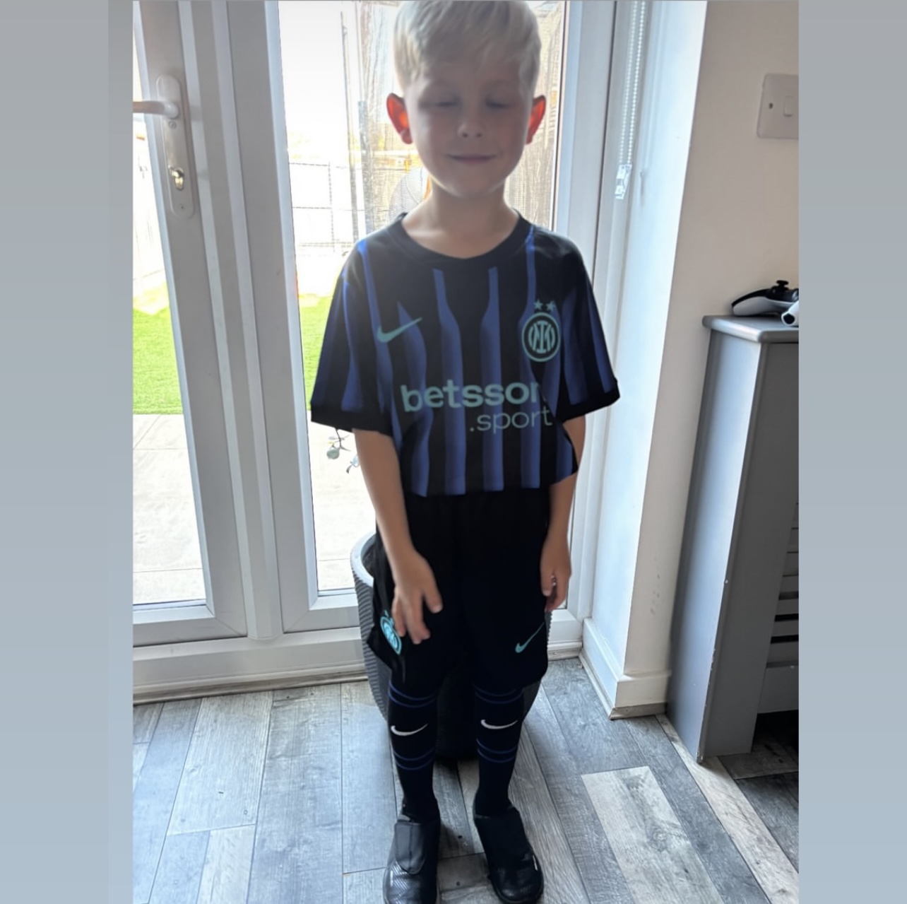 Black/Blue Kit at Home