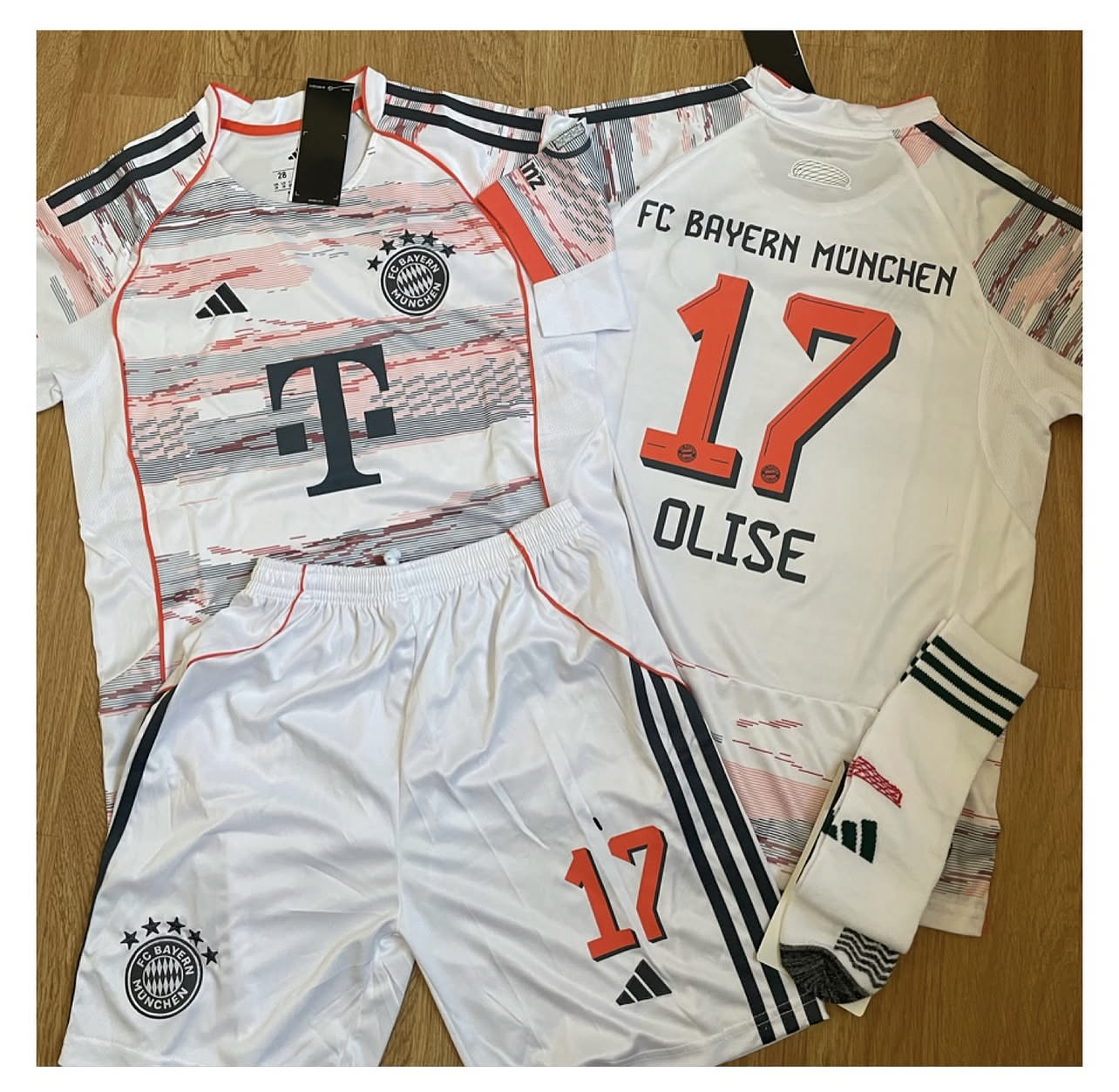 CLUB-STYLE FOOTBALL KIT